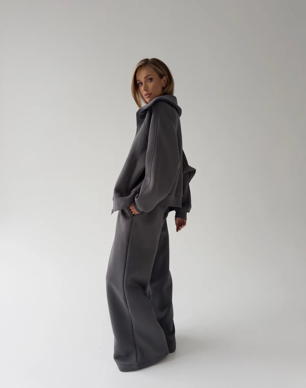 Комплект зимовий з начосом світшот з високим воротом та штани вільного крою, темно-сірі - Фото 7