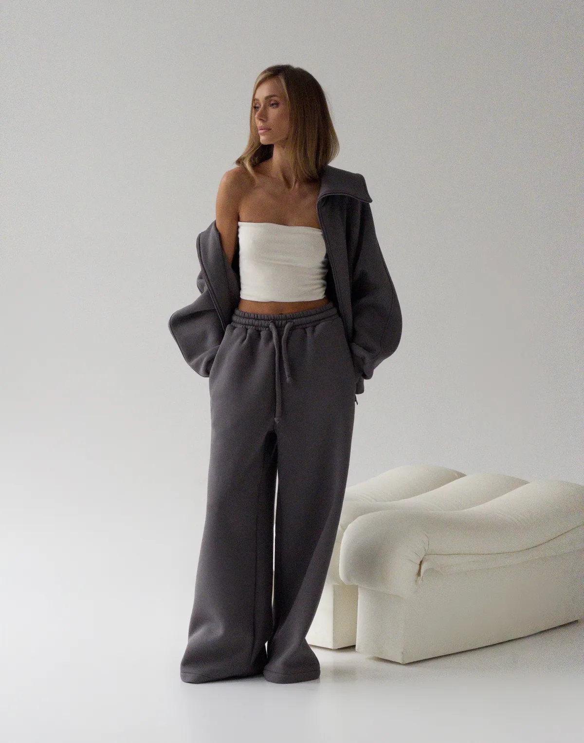 Комплект зимовий з начосом світшот з високим воротом та штани вільного крою, темно-сірі - Фото 6