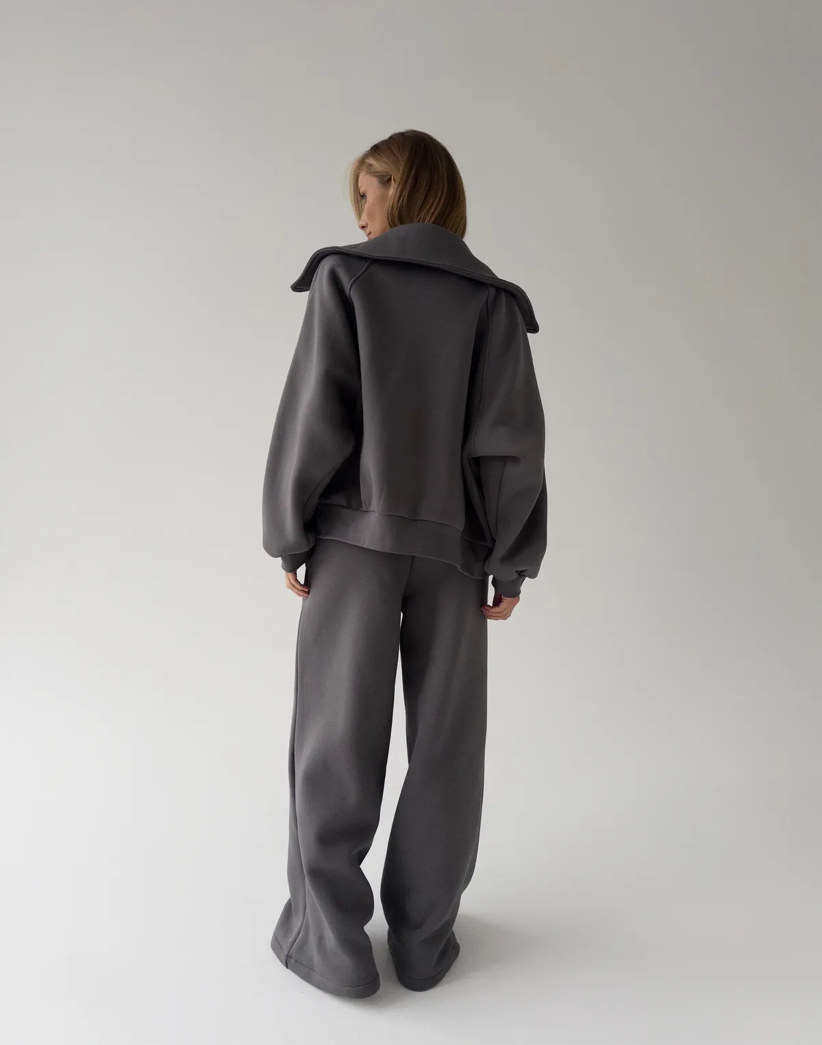 Комплект зимовий з начосом світшот з високим воротом та штани вільного крою, темно-сірі - Фото 2