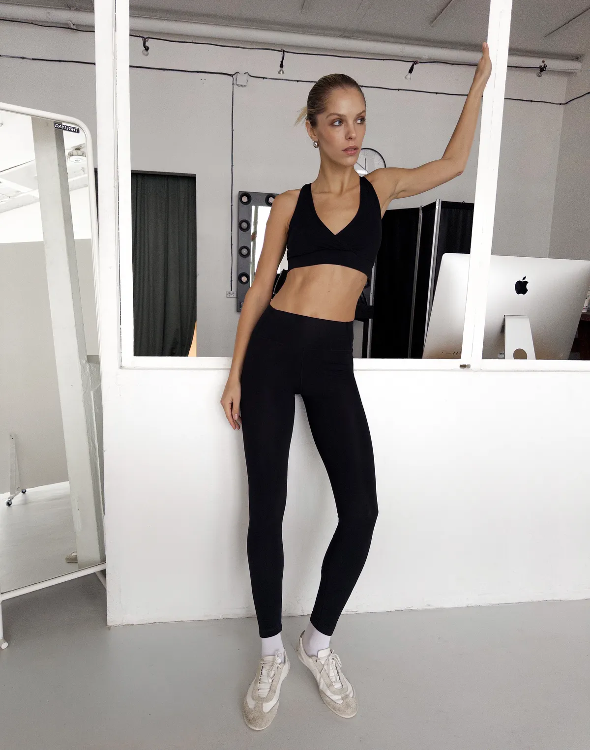 Базові лосини з високою посадкою з термо підкладкою, чорні - Фото 4