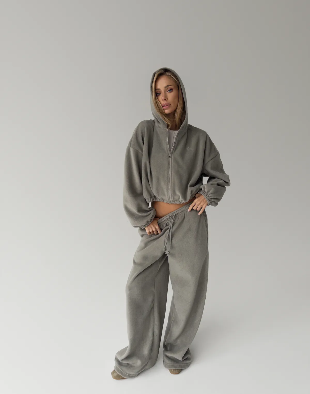 Комплект флісовий зіпер із затяжкою та штани вільного крою, теплий сірий - Фото 1