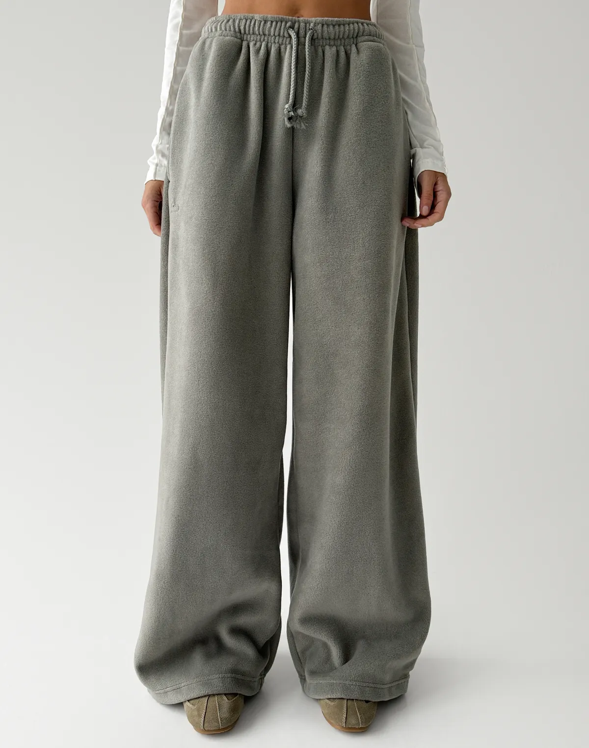 Штани жіночі спортивні флісові вільного крою, теплий сірий - Фото 1