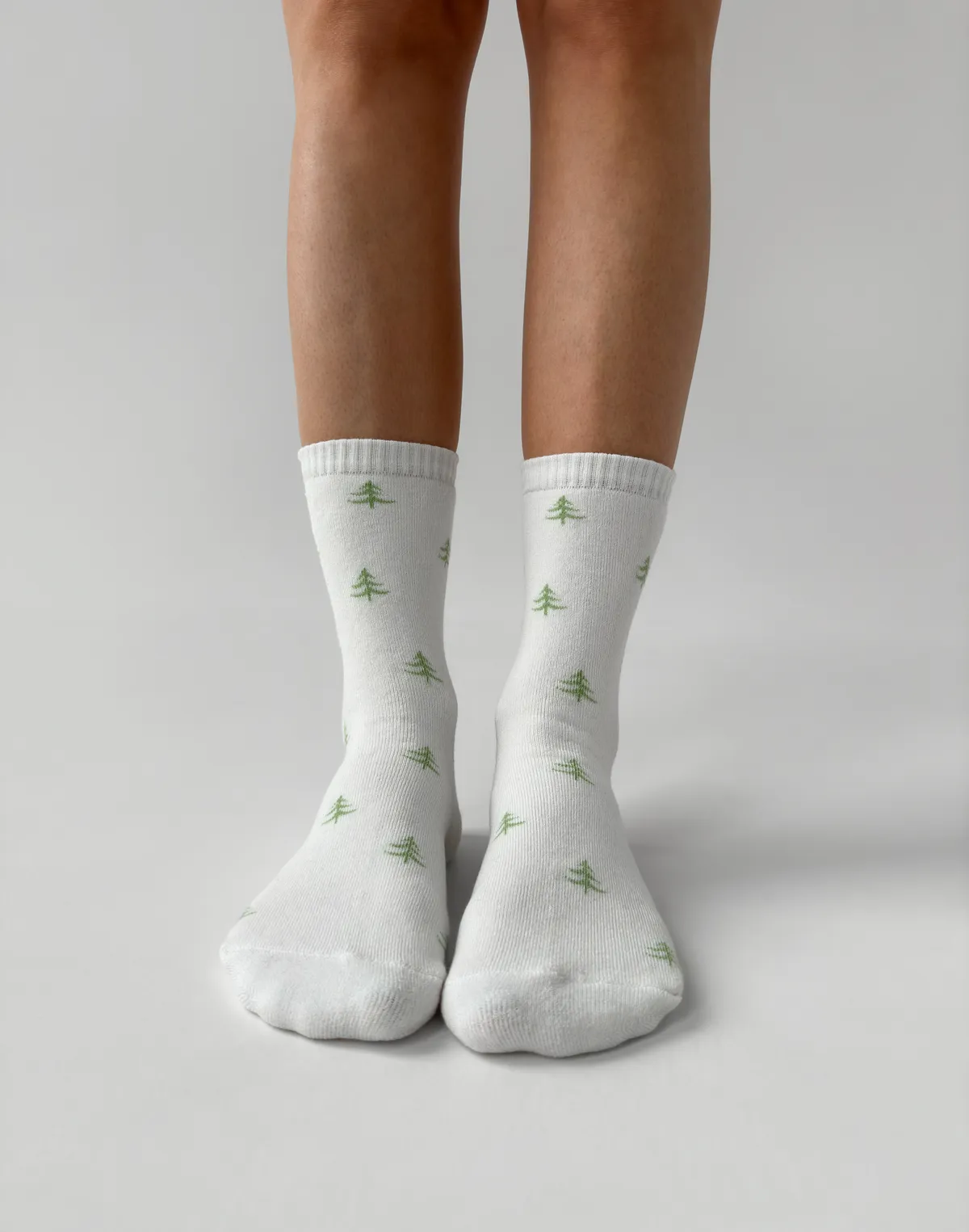 Зимові шкарпетки з новорічним принтом "ялинки", молочні - Фото 1