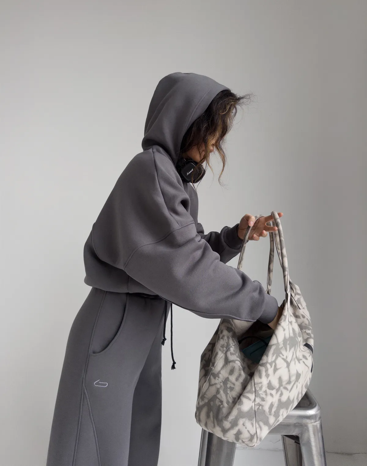 Худі оверсайз з декоративним швом, темно-сірий - Фото 3