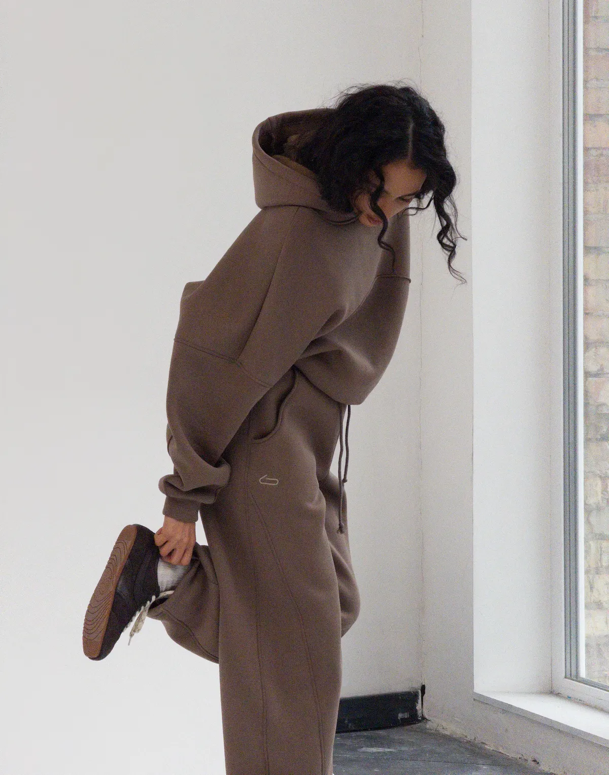 Худі оверсайз з декоративним швом, коричневий - Фото 8