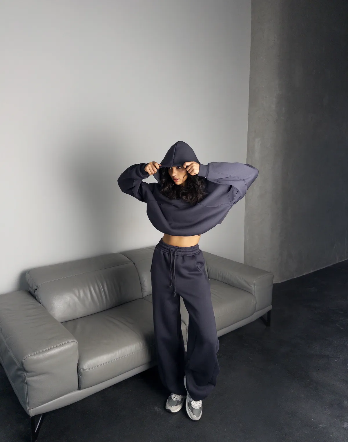 Худі оверсайз з декоративним швом, темний графіт - Фото 7