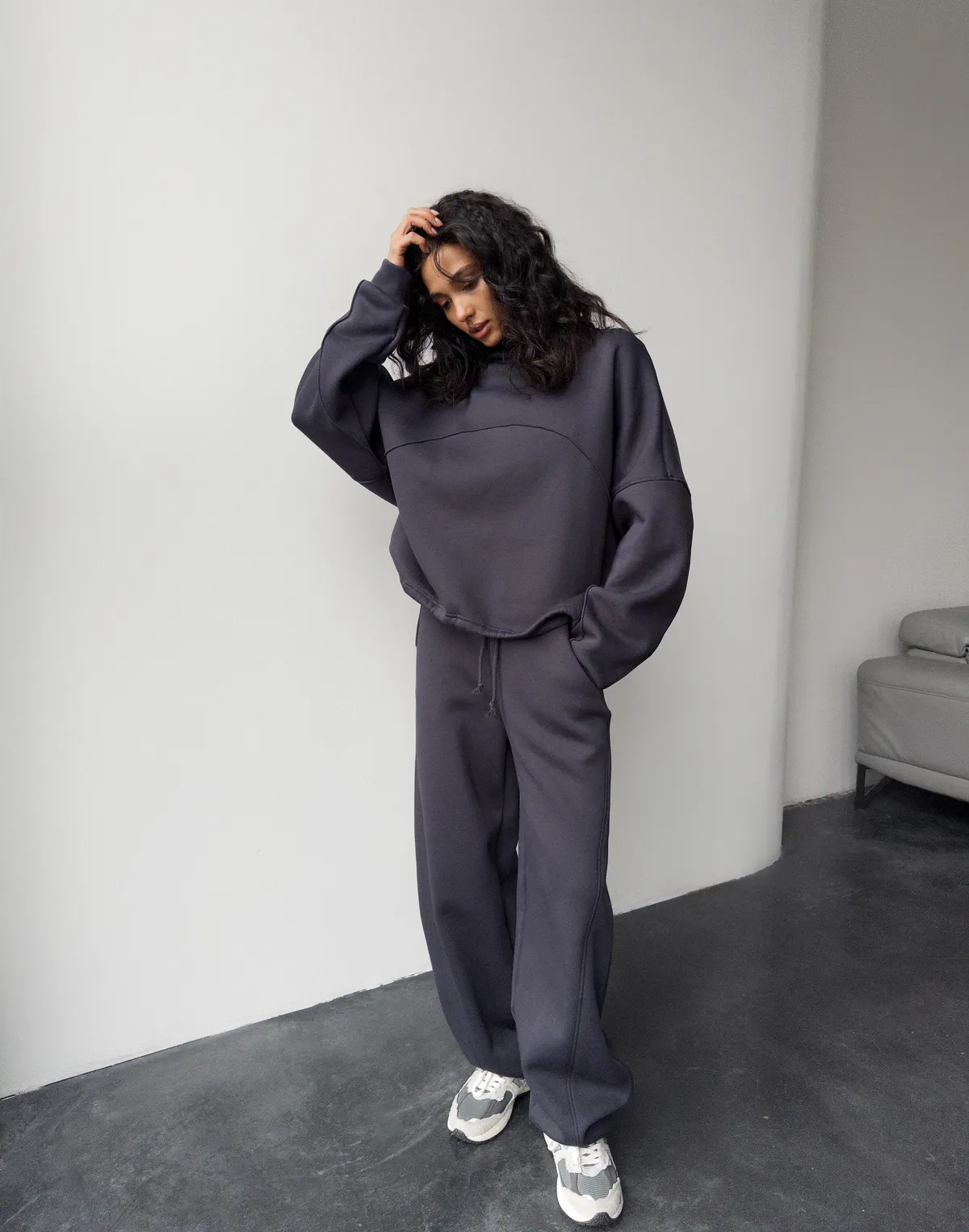 Худі оверсайз з декоративним швом, темний графіт - Фото 4