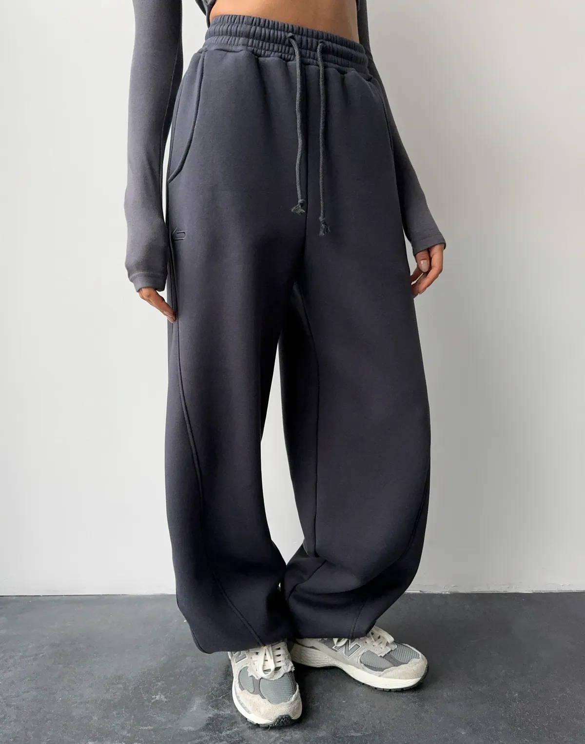 Штани з начосом вільного прямого крою, темний графіт - Фото 1