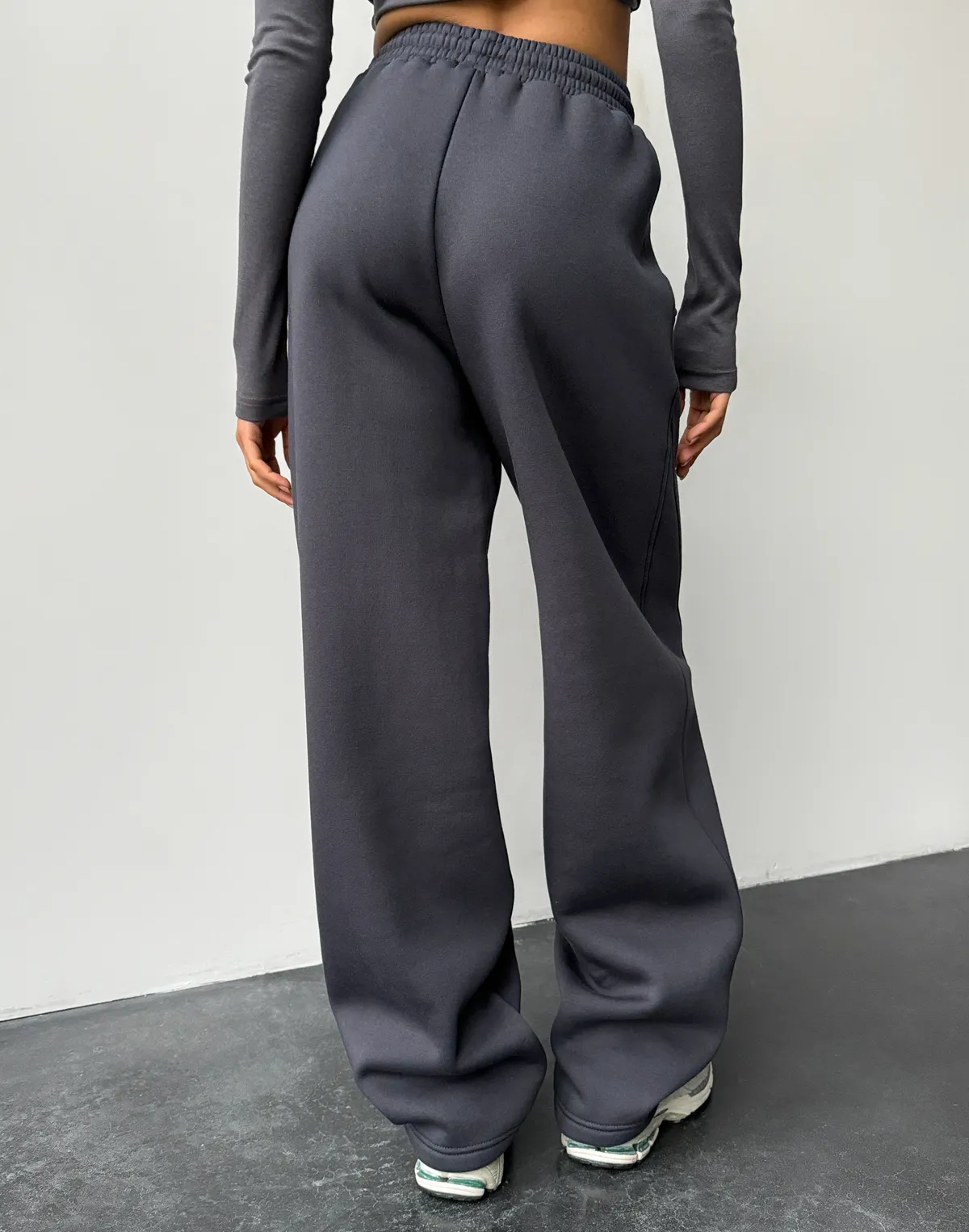 Штани з начосом вільного прямого крою, темний графіт - Фото 2