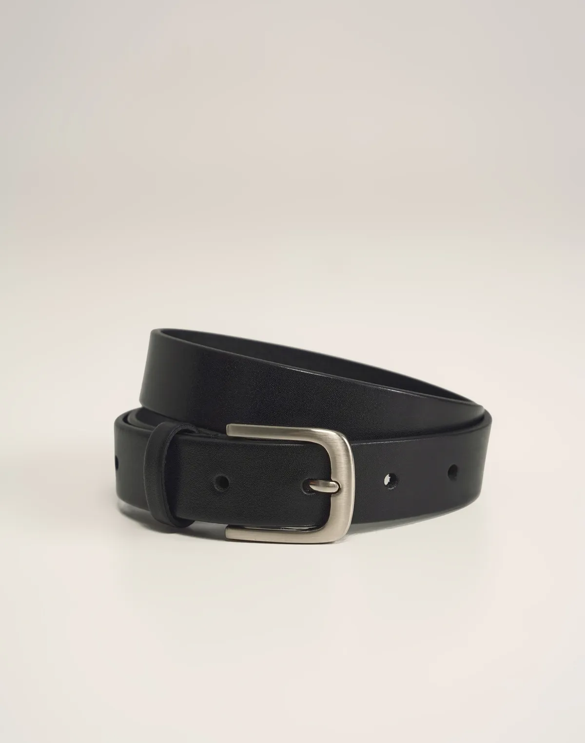 Шкіряний ремінь з овальною пряжкою, чорний - Фото 1