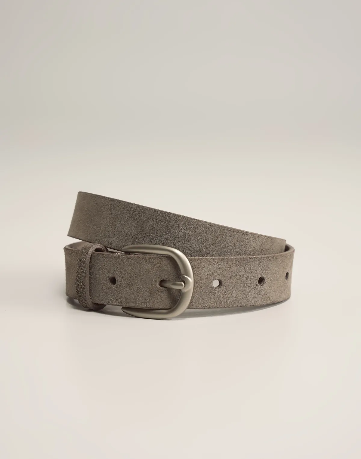 Замшевий ремінь з овальною пряжкою, бежевий - Фото 6