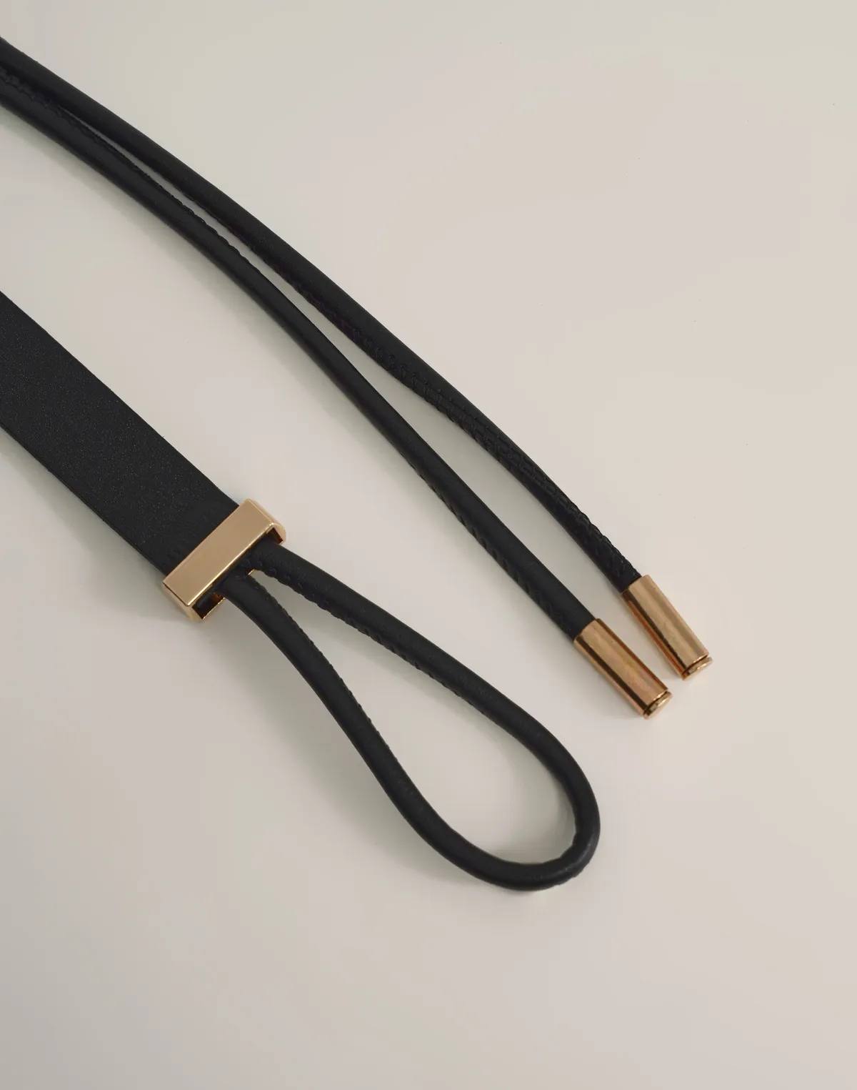Шнурок-пояс з натуральної шкіри, чорний - Фото 2