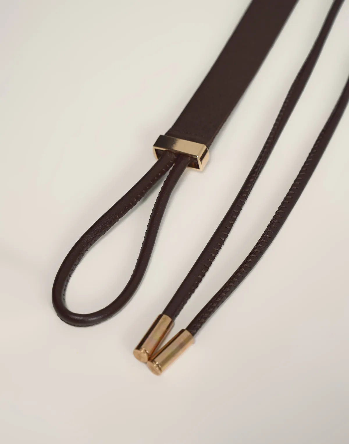 Шнурок-пояс з натуральної шкіри, шоколадний - Фото 2