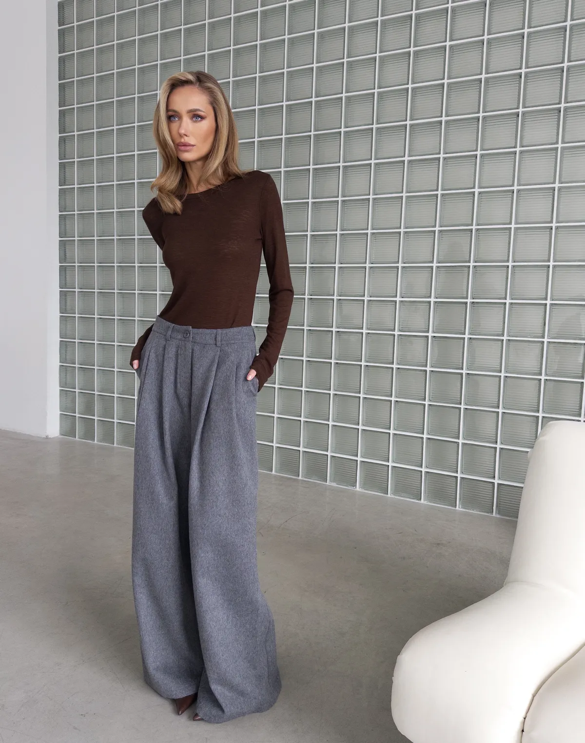 Zimowe spodnie oversize z 40% wełny, szary - Фото 5