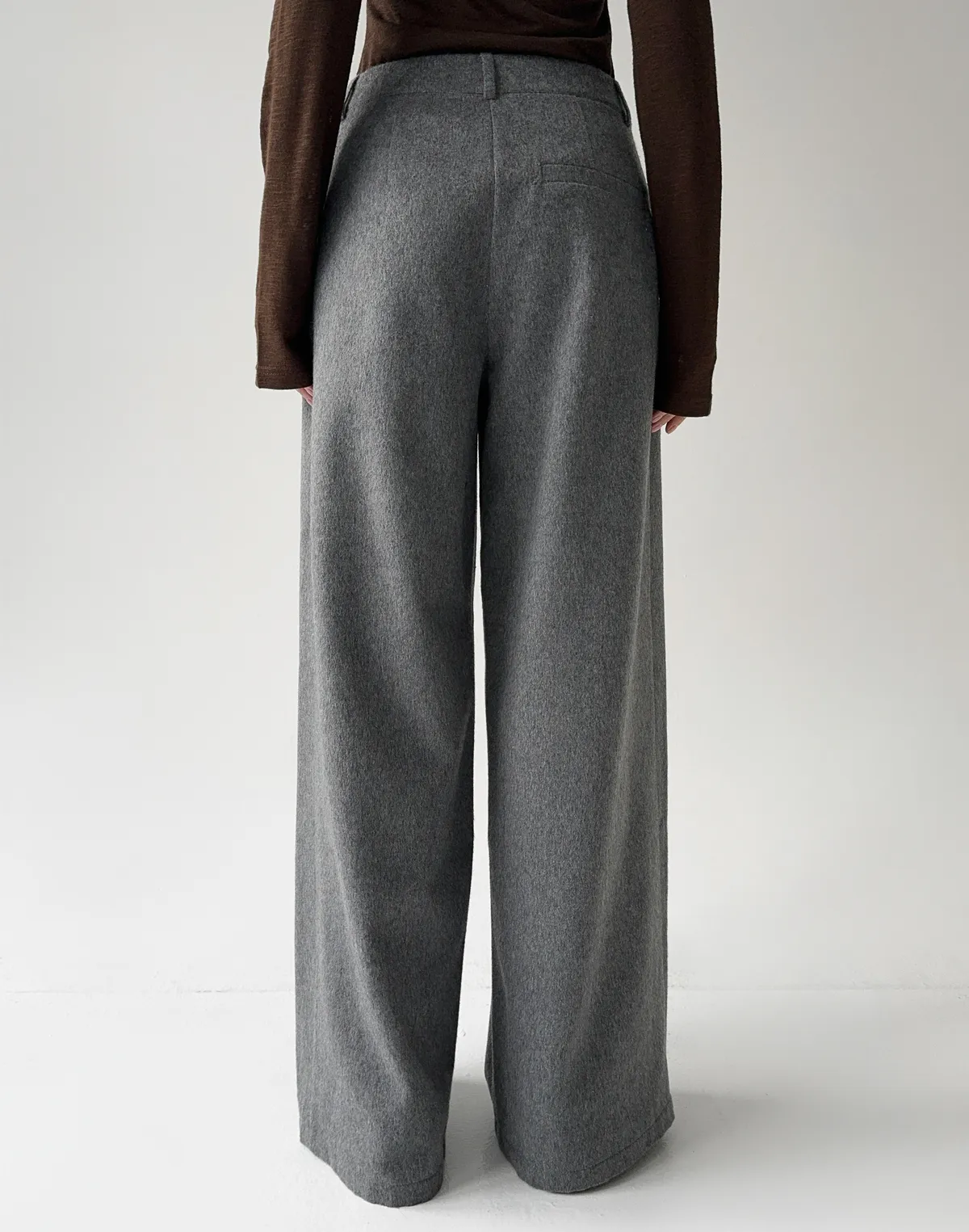 Zimowe spodnie oversize z 40% wełny, szary - Фото 2