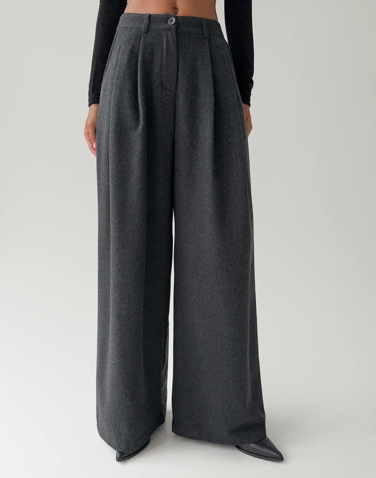 Zimowe spodnie oversize z 40% wełny, grafitowe - Фото 1