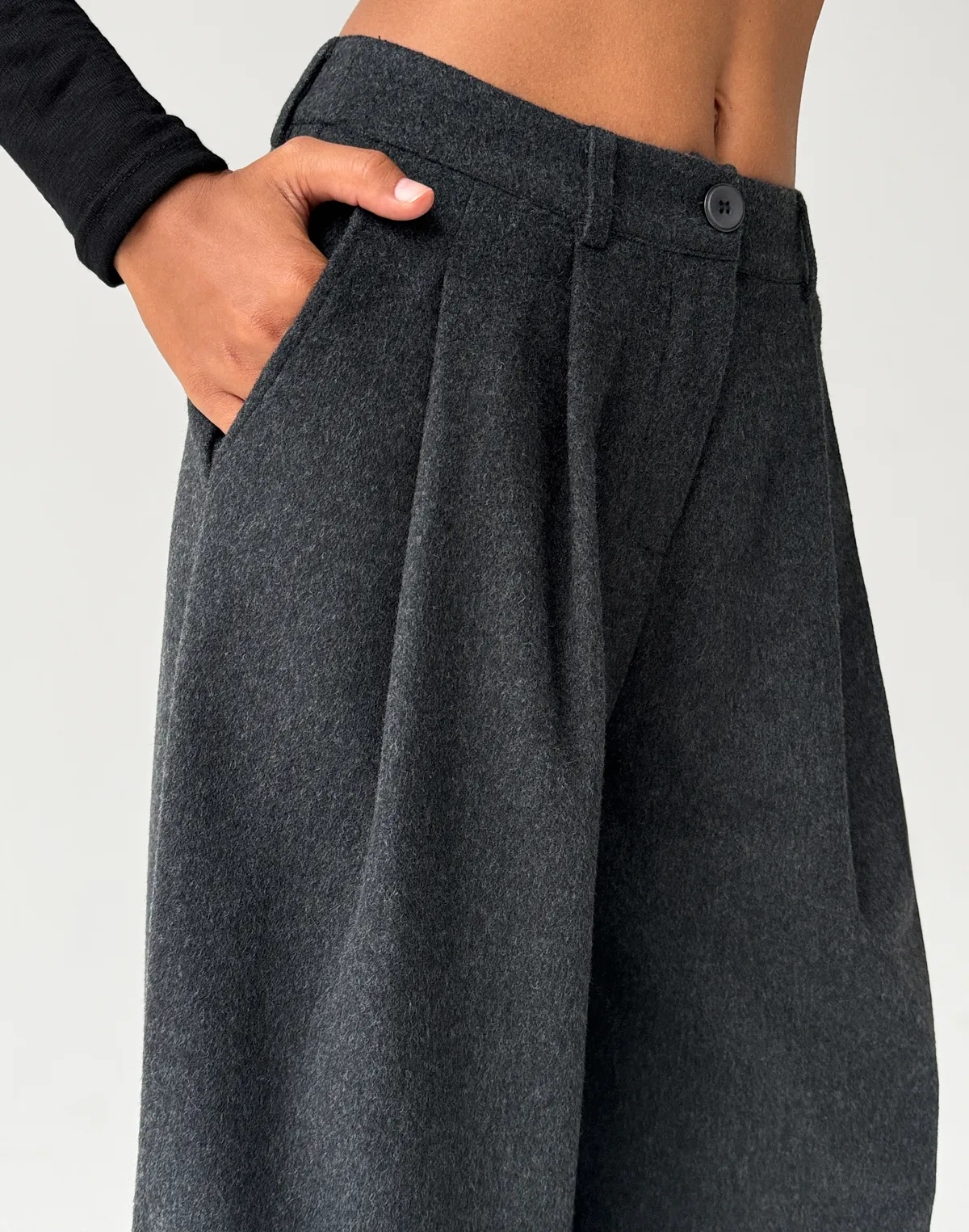 Zimowe spodnie oversize z 40% wełny, grafitowe - Фото 6