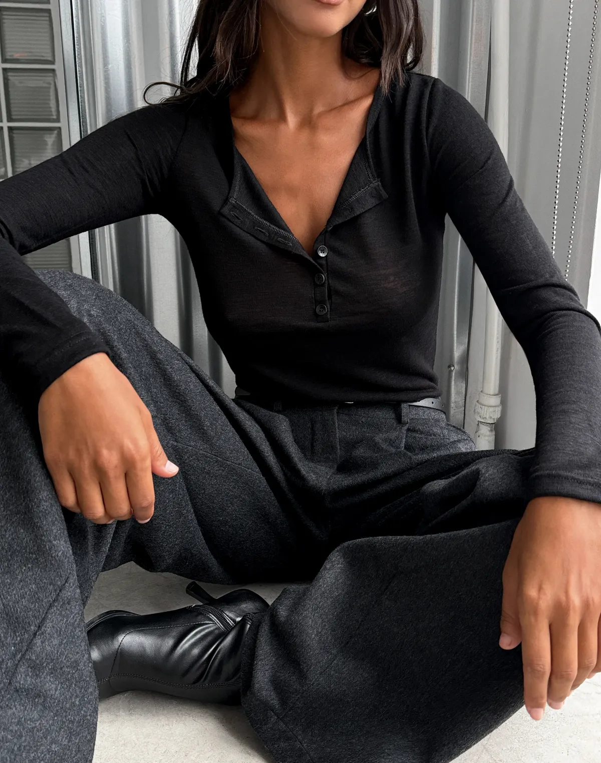 Zimowe spodnie oversize z 40% wełny, grafitowe - Фото 3