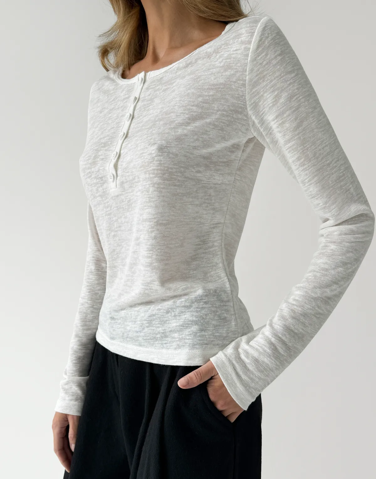 Напівпрозорий лонг на ґудзиках, молочний - Фото 5