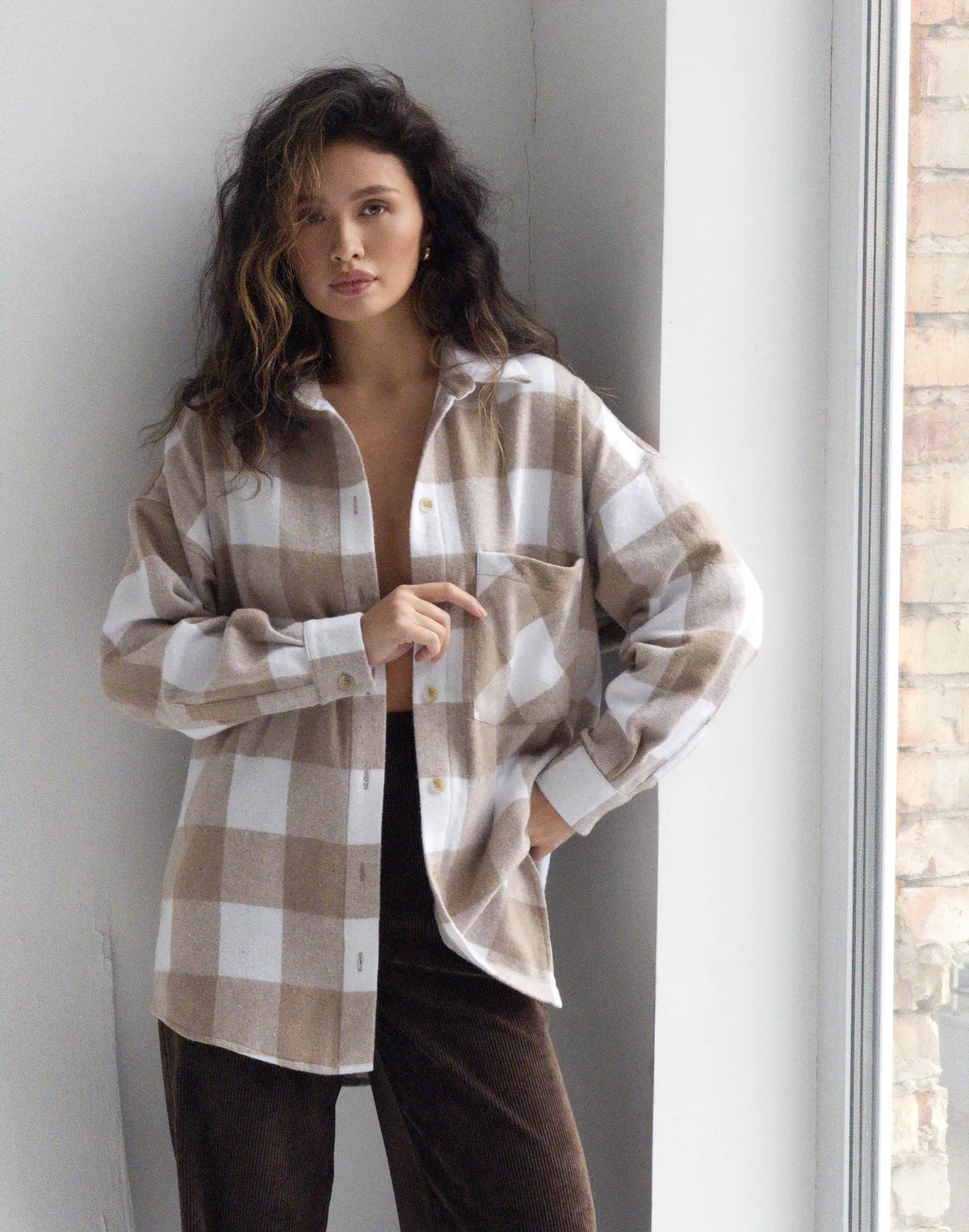 Ocieplana koszula w kratę, beżowo-biały - Фото 7