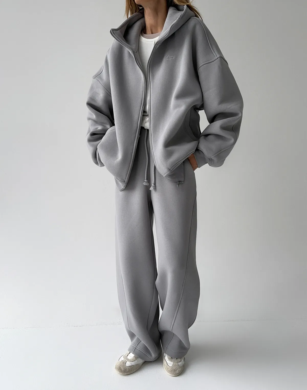 Комплект з начосом зіпер з високим коміром та штани вільного прямого крою, сірі - Фото 1
