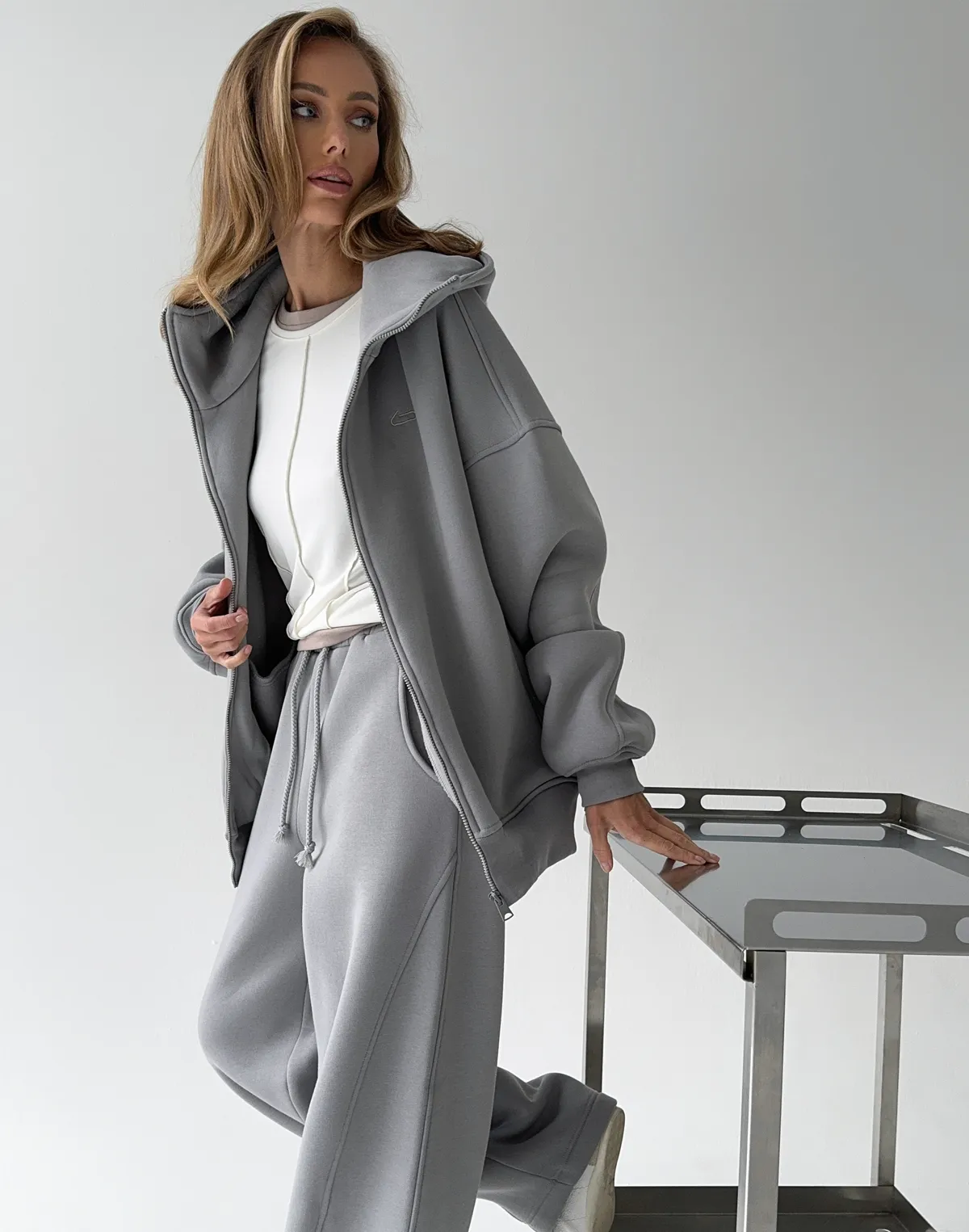 Штани з начосом вільного прямого крою, сірі - Фото 8