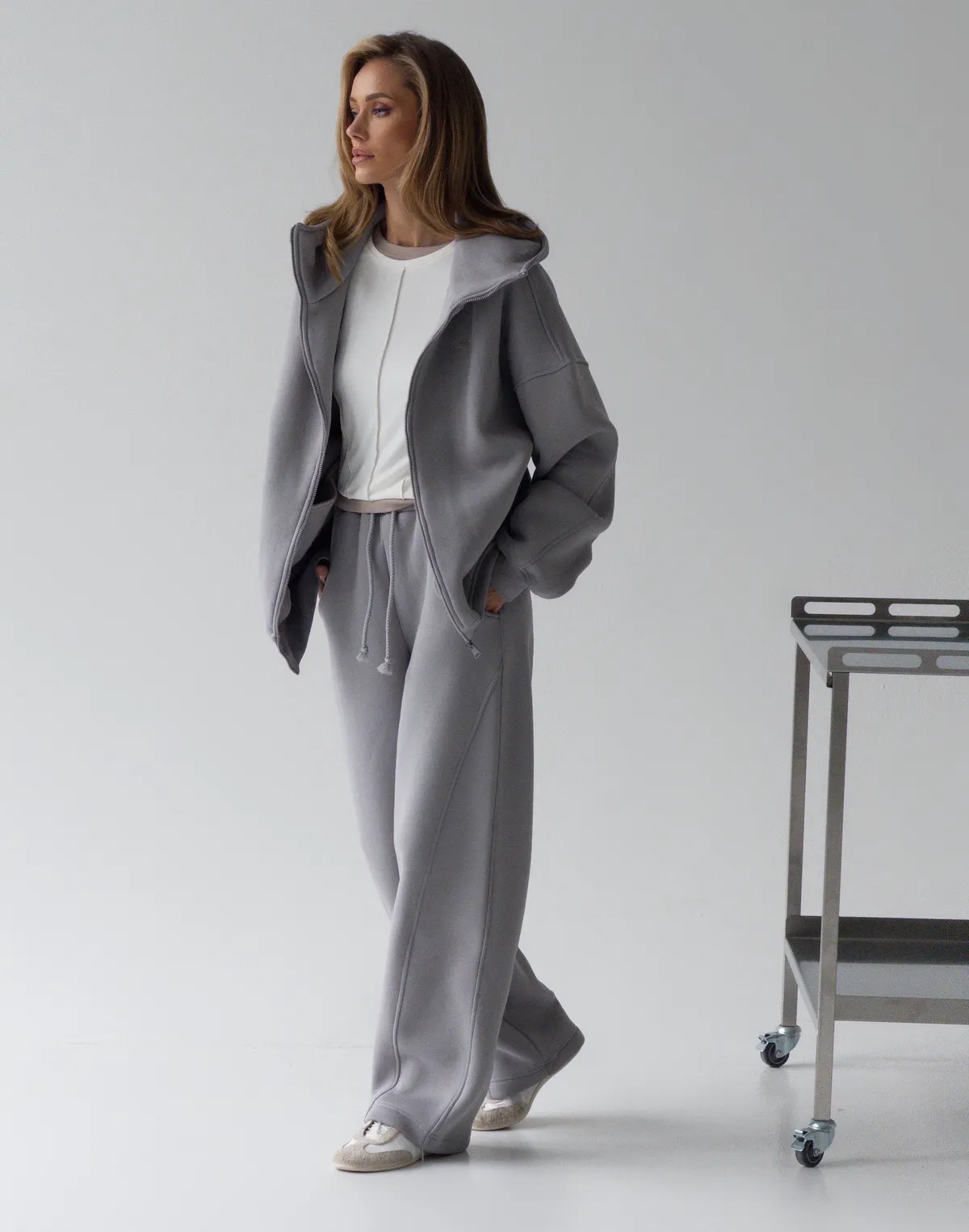Комплект з начосом зіпер з високим коміром та штани вільного прямого крою, сірі - Фото 7