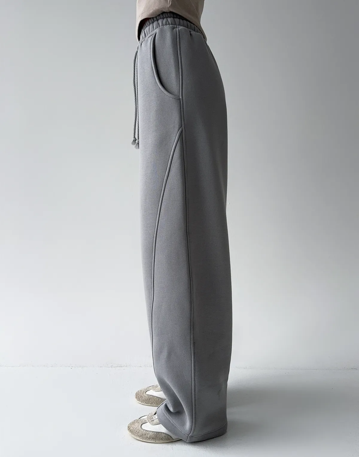 Штани з начосом вільного прямого крою, сірі - Фото 6