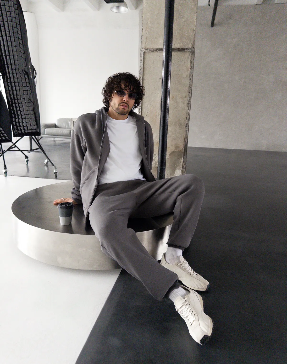 Комплект чоловічій з начосом зіпер з капюшоном та штани спортивні, темно-сірі - Фото 3