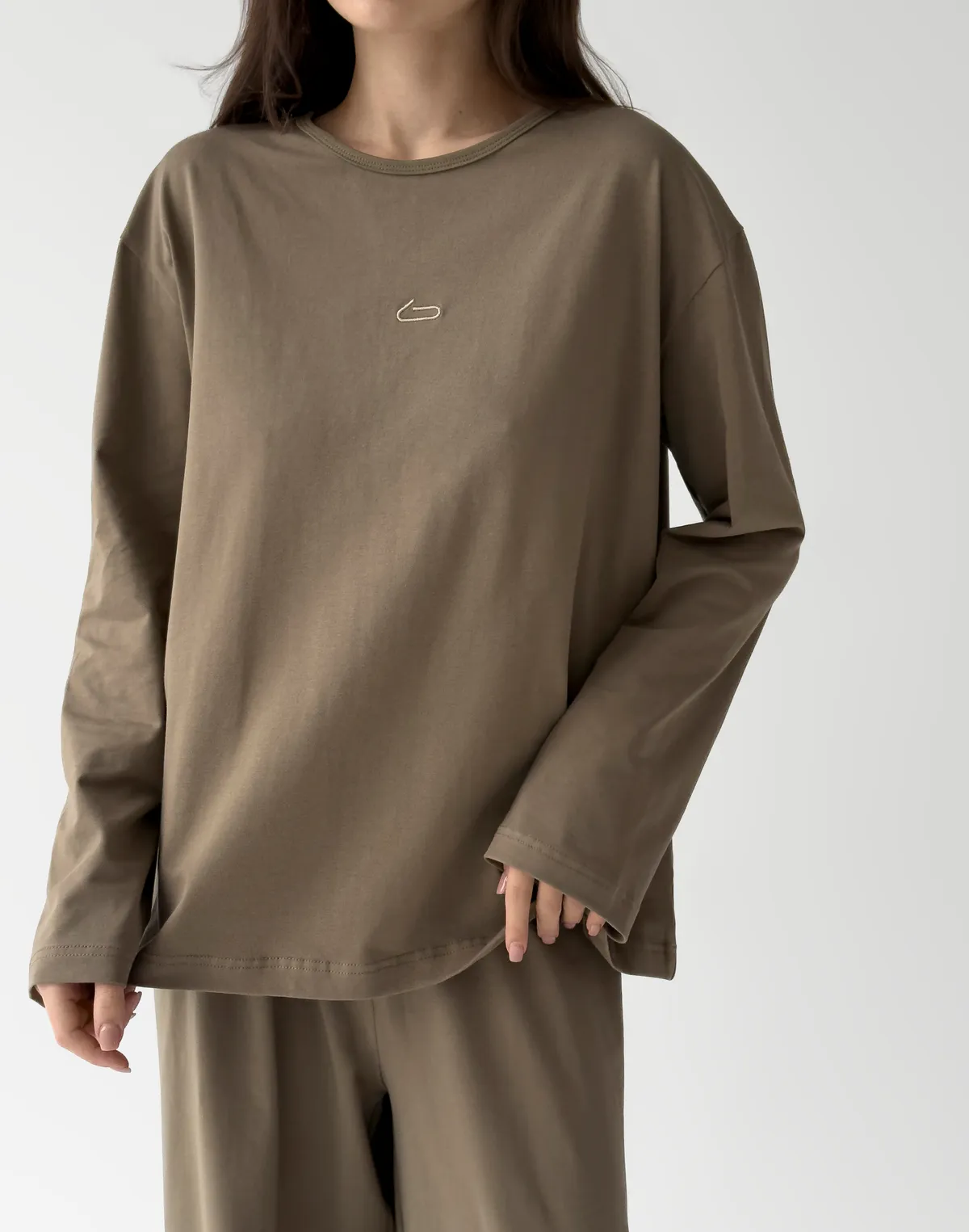 Піжамний лонгслів з ніжної бавовняної тканини, коричневий - Фото 1