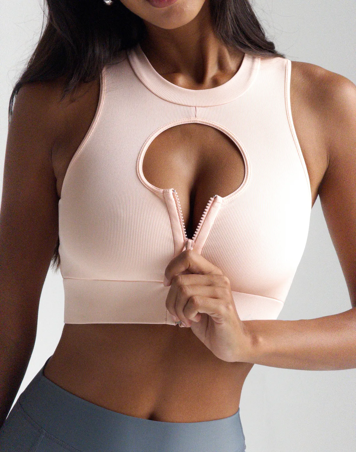 Топ спортивний на блискавці у рубчик, пастельно-персиковий - Фото 5