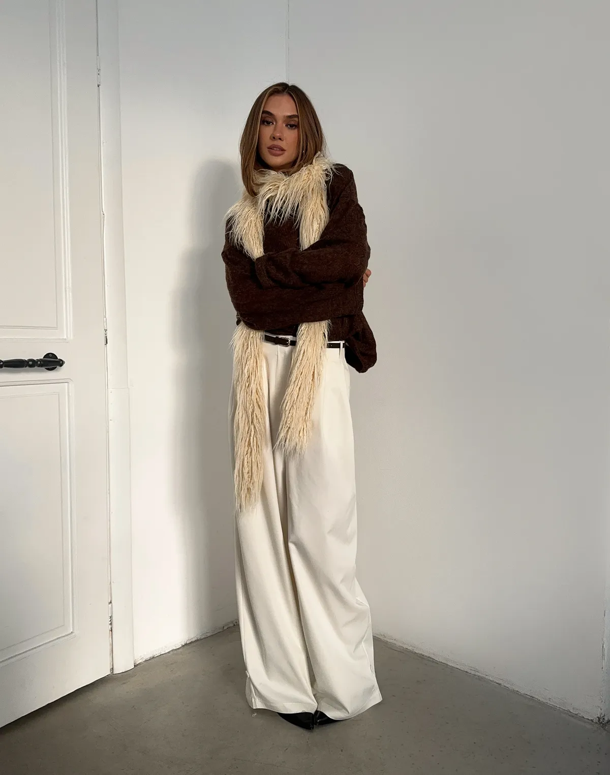 Шарф з екохутра, топлене молоко - Фото 7