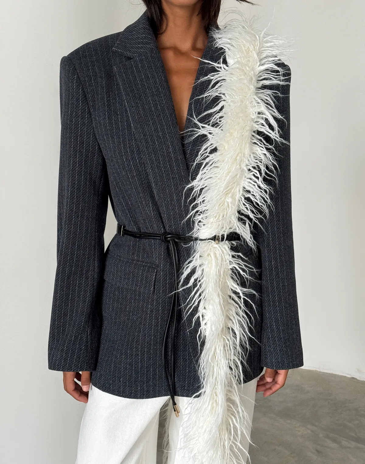 Шарф з екохутра, екрю - Фото 7