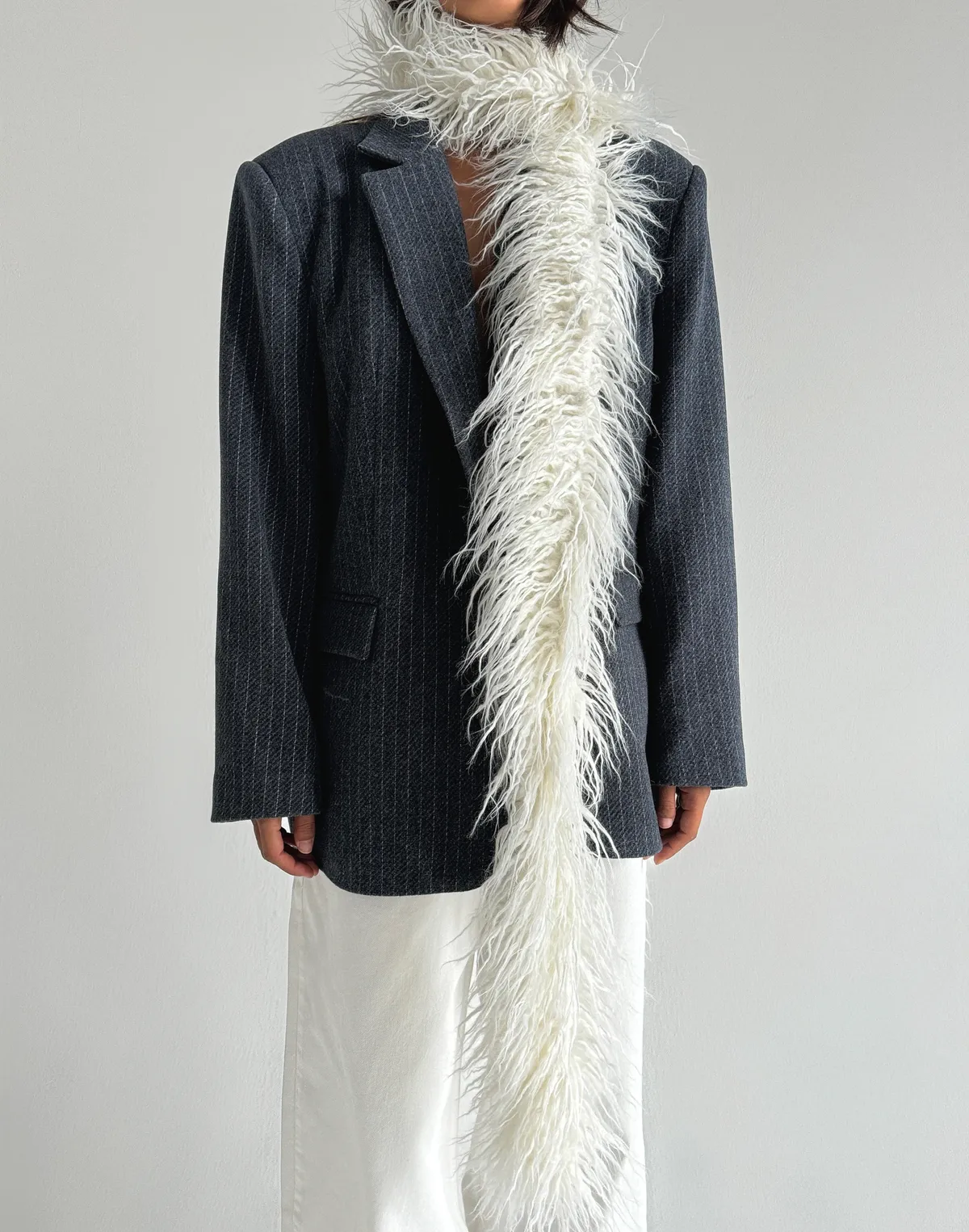 Шарф з екохутра, екрю - Фото 6