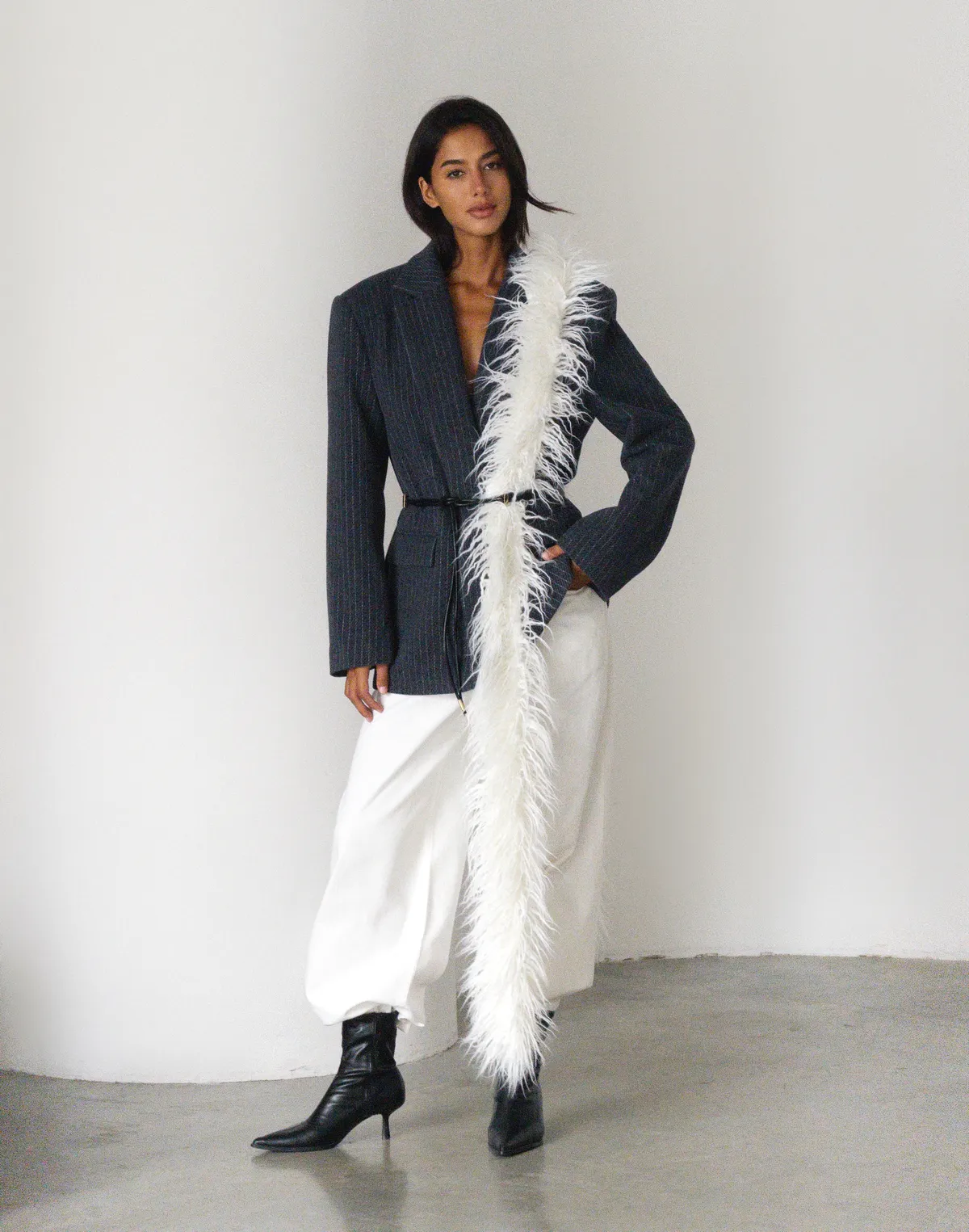 Шарф з екохутра, екрю - Фото 5