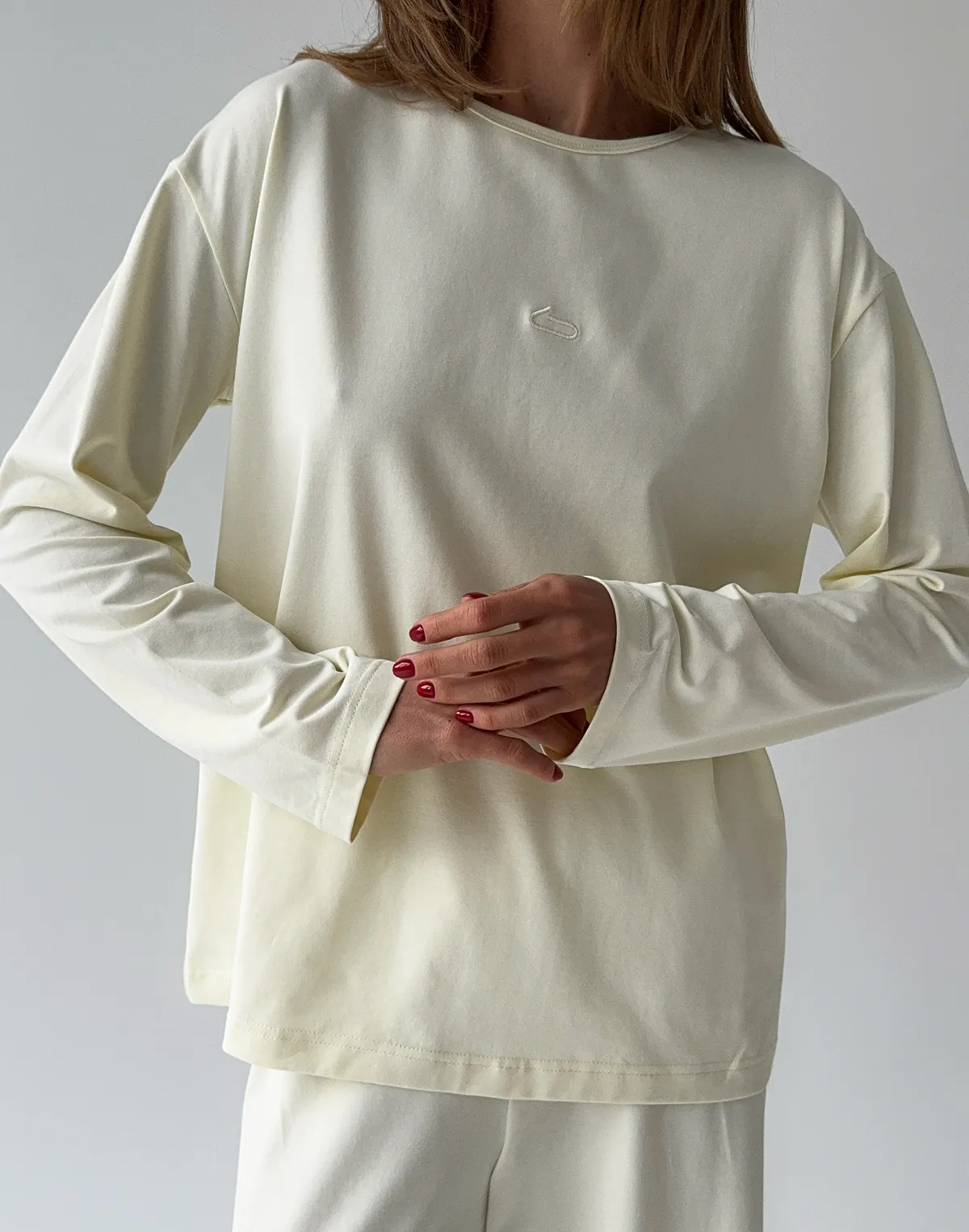 Піжамний лонгслів з ніжної бавовняної тканини, світло-жовтий - Фото 1