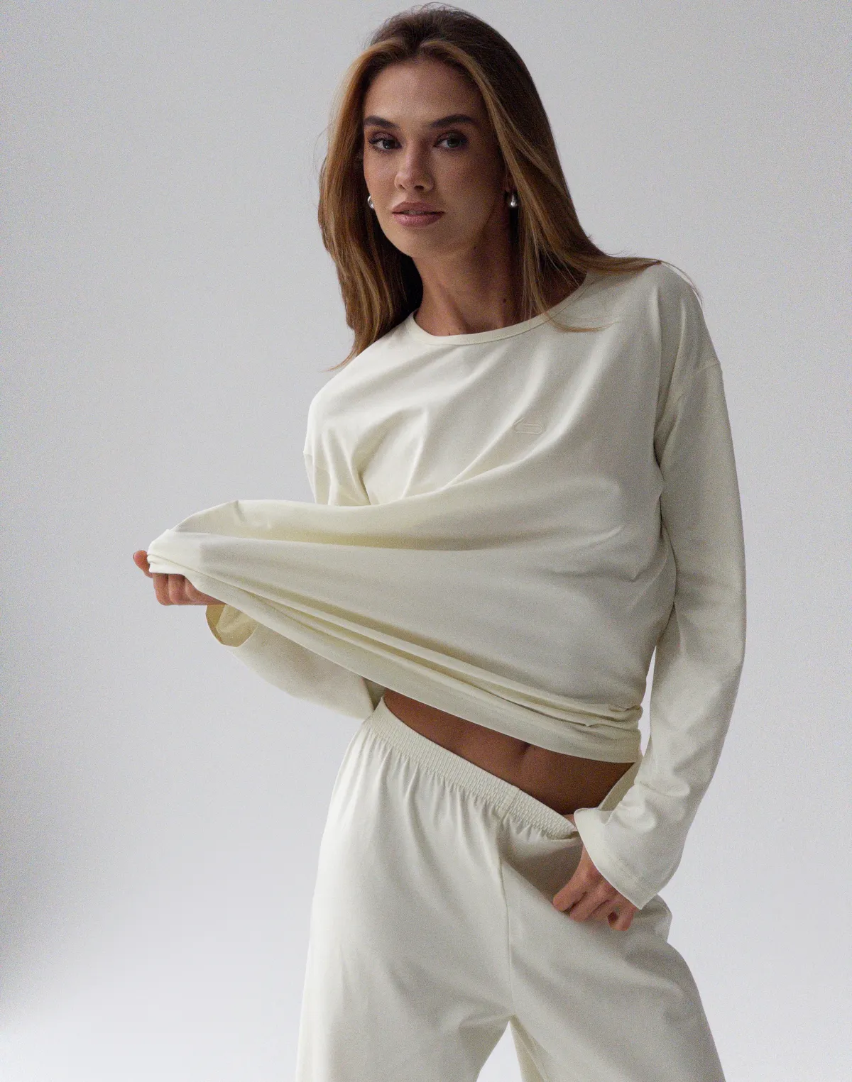 Комплект піжамний з ніжної бавовняної тканини лонгслів та штани, світло-жовті - Фото 5