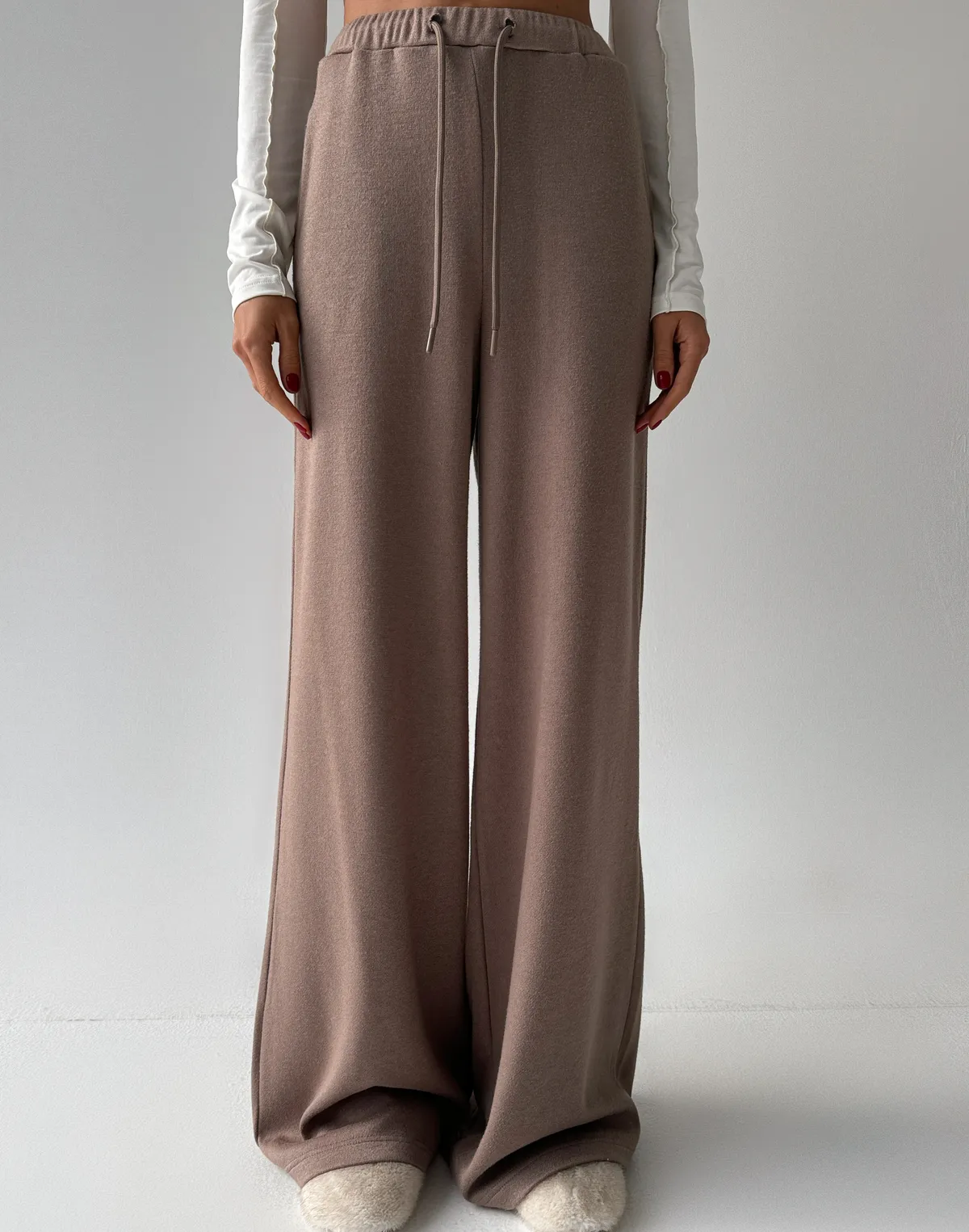 Прямі штани вільного крою зі шнурком з ефектом ангори, капучіно - Фото 1