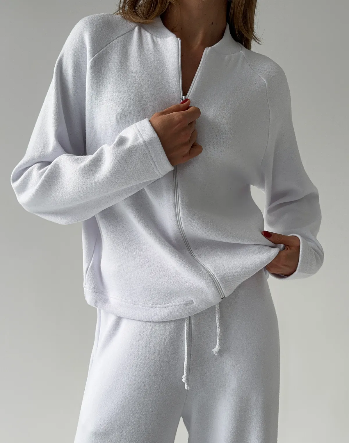 Бомбер з ефектом ангори, білий - Фото 1