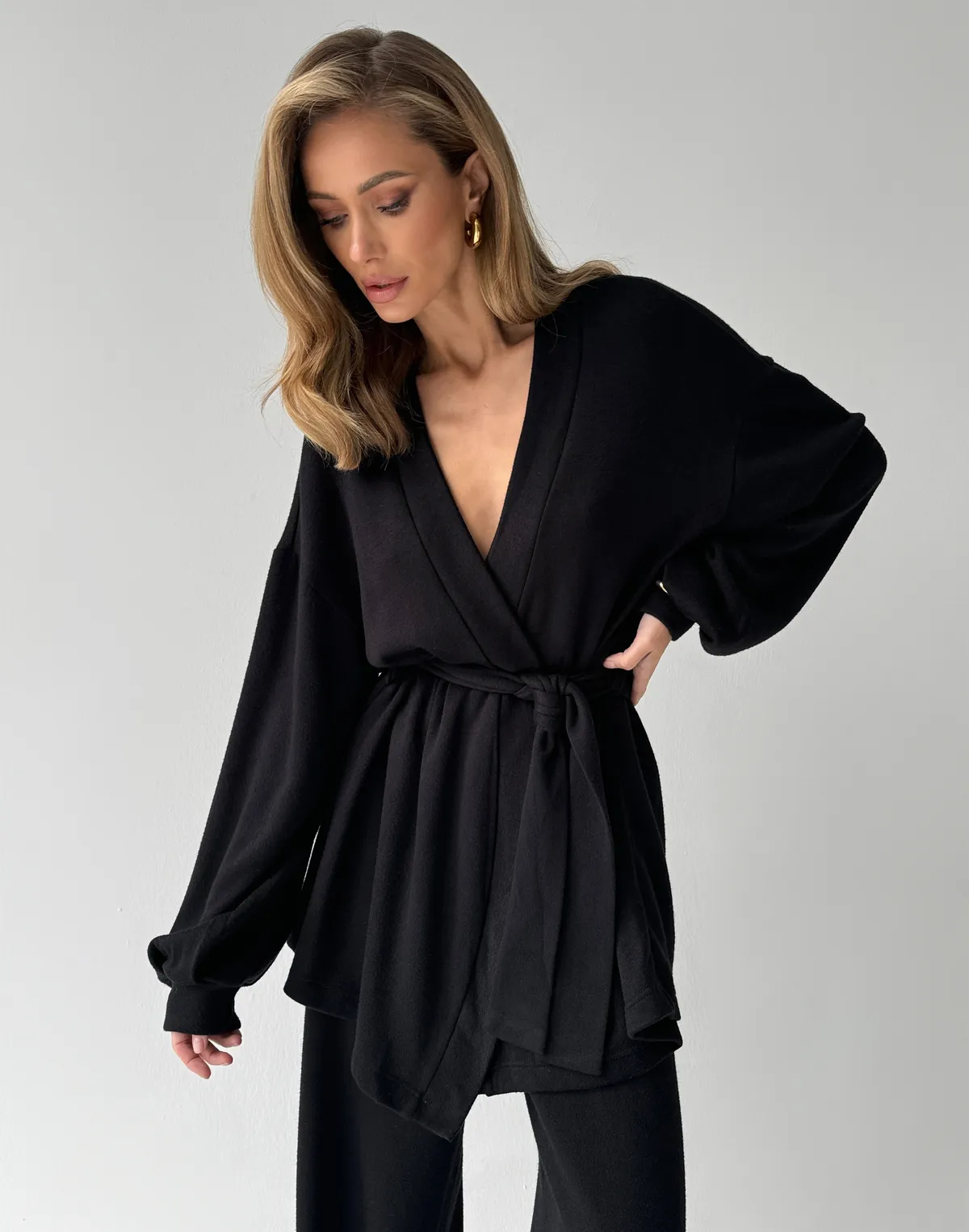 Кофта-кімоно з тканини з імітацією ангори, чорна - Фото 7