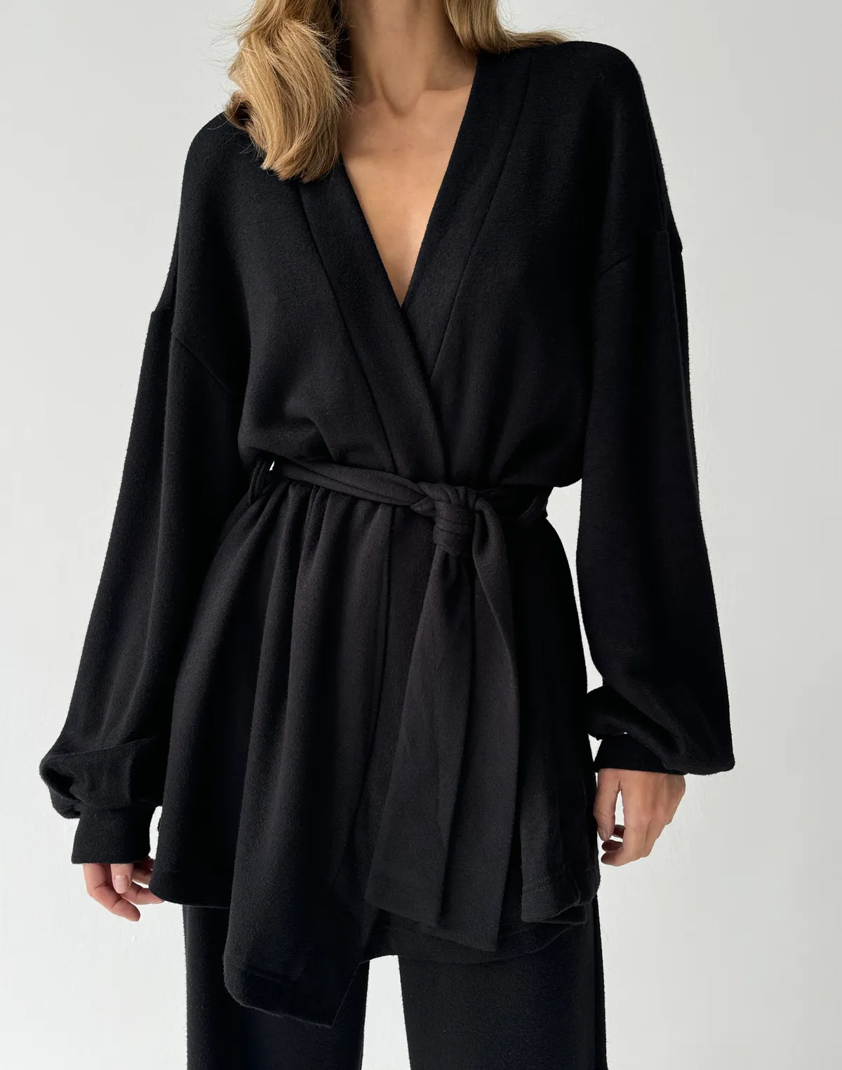 Кофта-кімоно з тканини з імітацією ангори, чорна - Фото 1