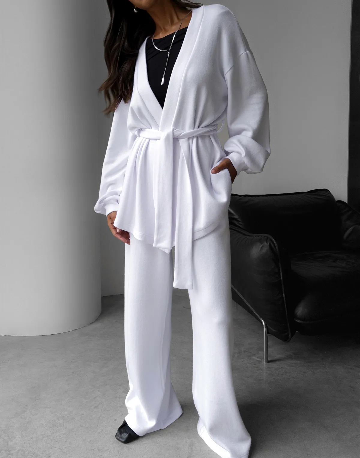 Кофта-кімоно з тканини з імітацією ангори, біла - Фото 4