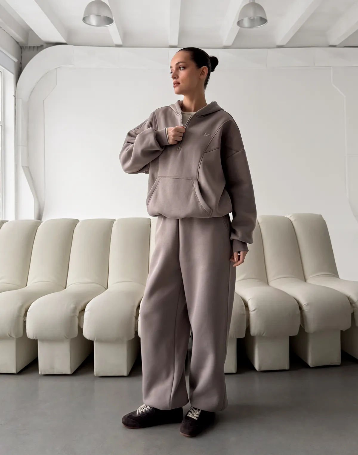 Комплект з начосом худі з блискавкою до середини та джогери оверсайз, сіро-кавові - Фото 6