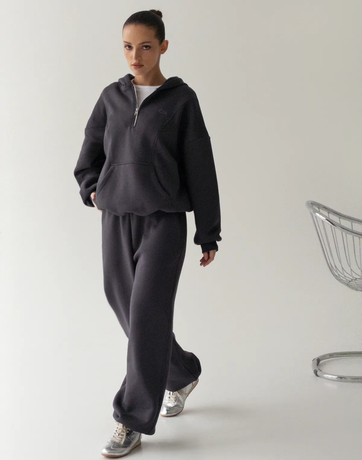 Комплект з начосом худі з блискавкою до середини та джогери оверсайз, антрацит - Фото 8