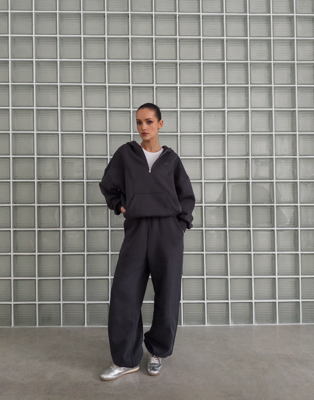 Комплект з начосом худі з блискавкою до середини та джогери оверсайз, антрацит - Фото 3