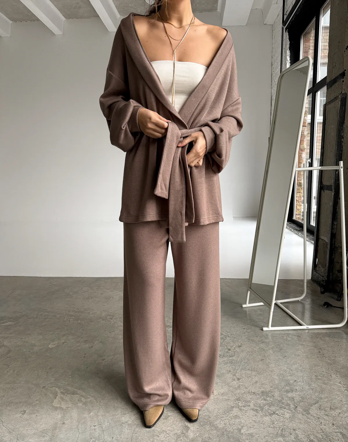 Комплект з тканини з імітацією ангори кофта-кімоно та штани прямого крою, капучіно - Фото 1