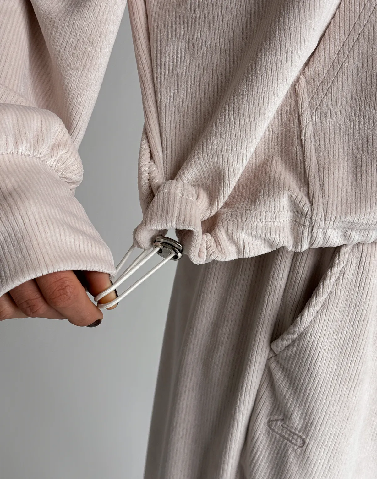 Худі вельветовий жіночий вкорочений, пудровий беж - Фото 6