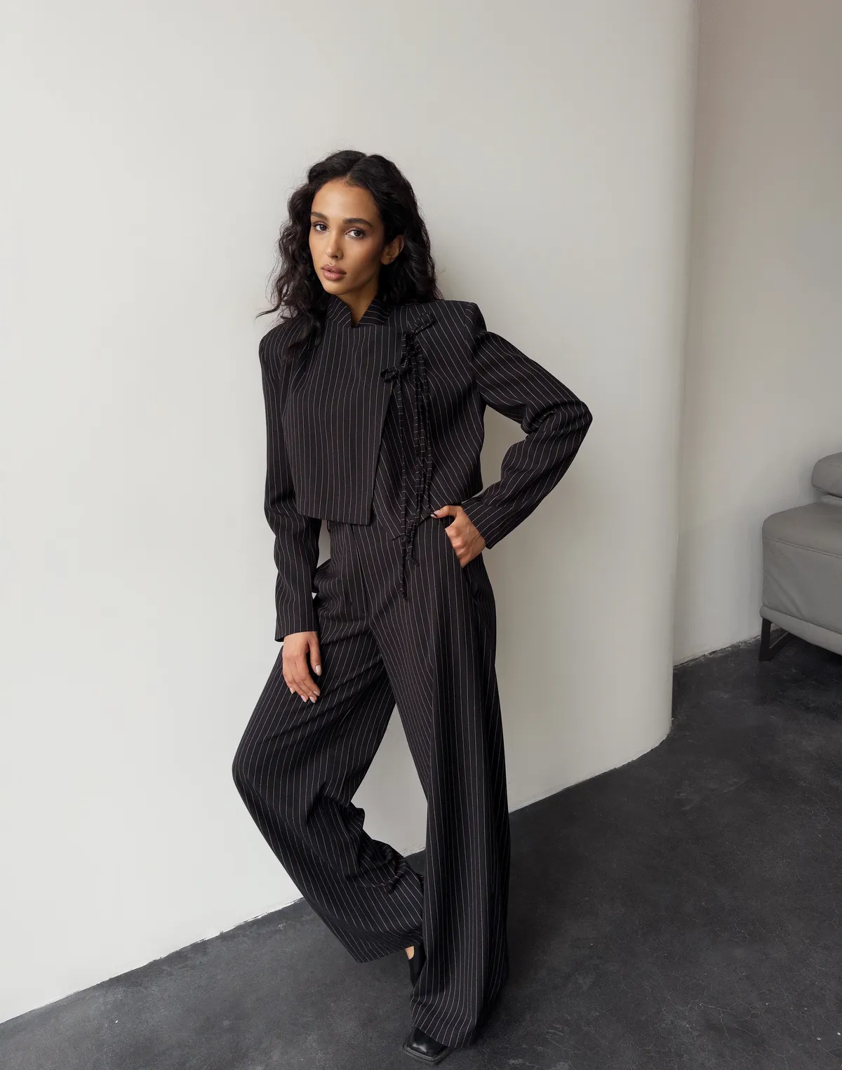 Жакет у смужку у азіатському стилі, чорний - Фото 3