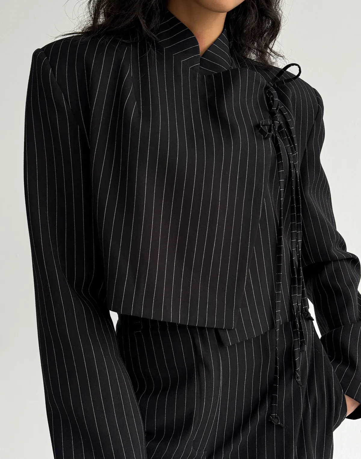 Жакет у смужку у азіатському стилі, чорний - Фото 4