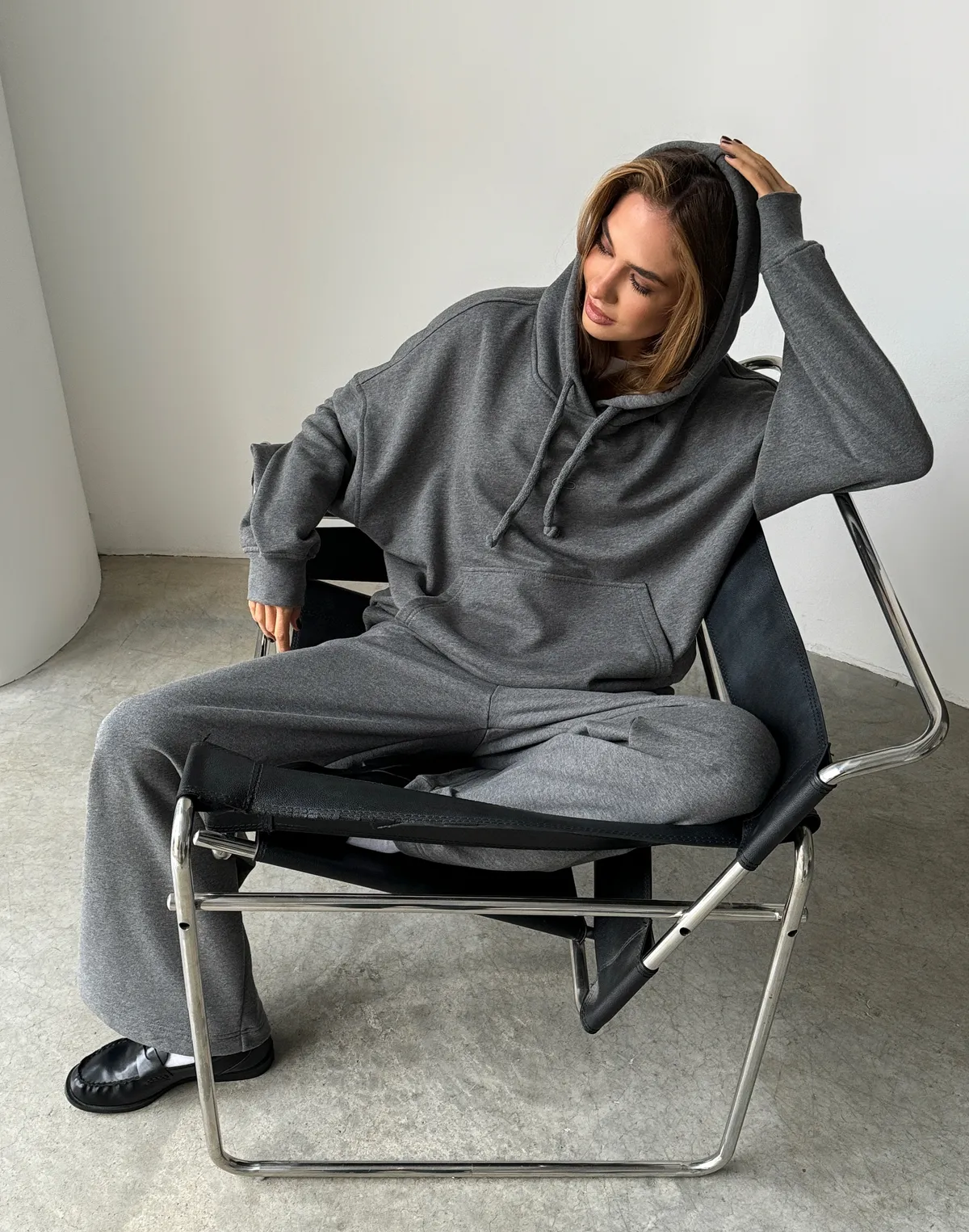 Комплект спортивний худі оверсайз з кишенею та штани прямі, темний меланж - Фото 4